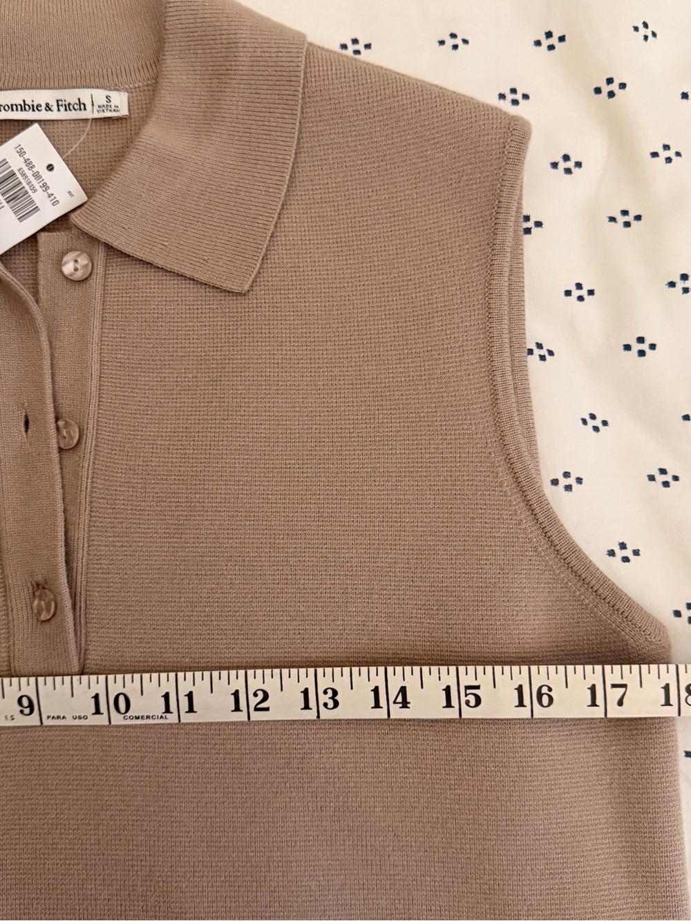 Abercrombie & Fitch Knit Sleeveless Polo Vest in Taupe Beige - Picture 2 of 4